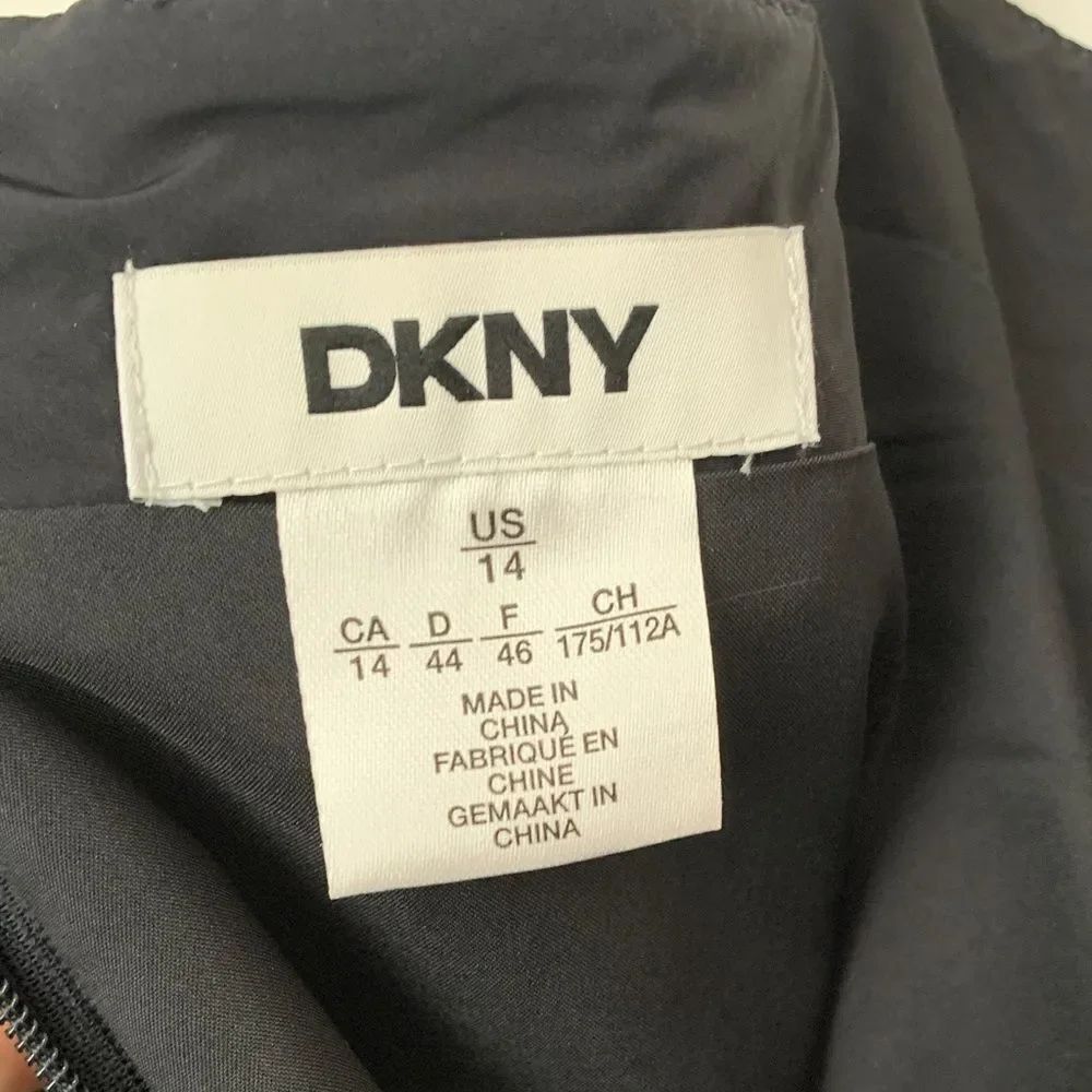 NWT Dkny Black Spaghetti Strap Bubble Hem Mini Dress with Grommet Belt Size 14 - Picture 10 of 12
